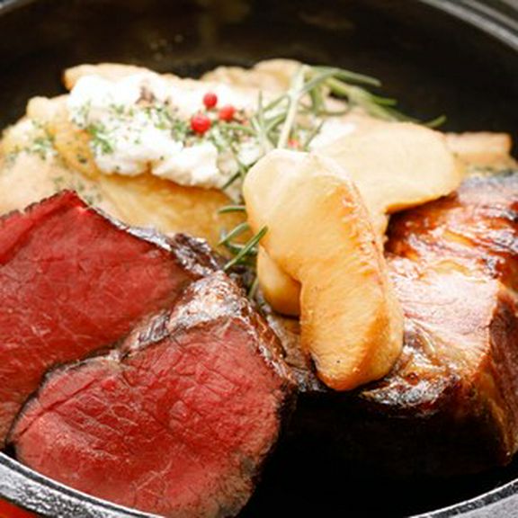 A5ランク国産黒毛和牛「山形牛」やブランド豚「TOKYO X」はこの窯でしか仕上げられない焼き加減!