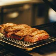 デート利用も大人気です。本格的な料理の数々と、料理にあったドリンクをお楽しみください。