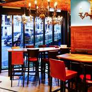 デート利用も大人気です。
本格的な料理の数々と、料理にあったドリンクをお楽しみ下さい。