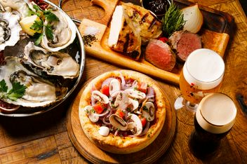 THE GRILL REPUBLIC YOKOHAMA-AKARENGA CHICAGO PIZZA & BEER 