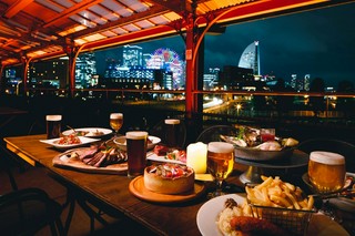 ～みなとみらいの夜景をバックに～