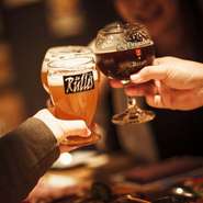 ※ご利用は3名様から承ります。また飲み放題をお付けした場合は90分でのL.O.となり、お席は120分制となります。
※飲み放題のみでのご利用はお断り致しておりますのでご了承ください。
※内容は季節や仕入の状況により変わることがございます。