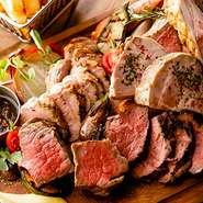 ※ご利用は3名様から承ります。また飲み放題をお付けした場合は90分でのL.O.となり、お席は120分制となります。
※飲み放題のみでのご利用はお断り致しておりますのでご了承ください。
※内容は季節や仕入の状況により変わることがございます。