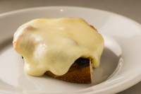 トロリと濃厚なチーズを楽しむ『炙りカチョカヴァロのブルスケッタ』