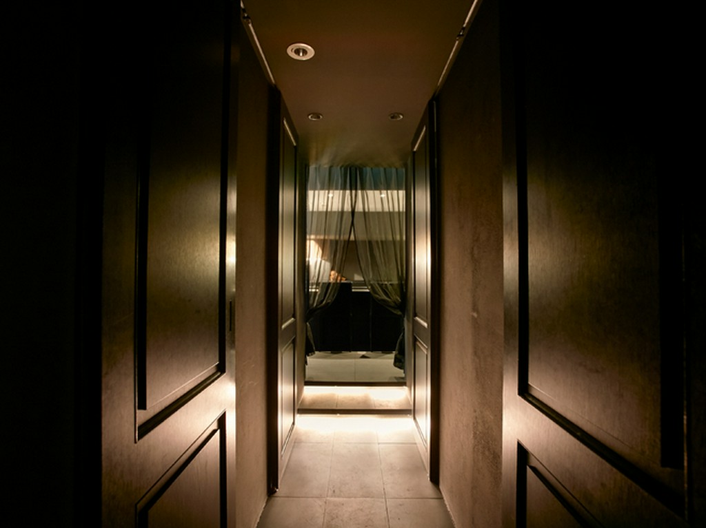 あえて看板は出さず、店にたどり着くまでのドキドキ感も演出