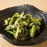 香り深い茶豆をさっと炙ってより一層旨味が増します。