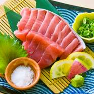 本マグロの背の断面刺し