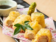 生でも食べられる癖のないアスパラを豚巻きカツで仕上げました。