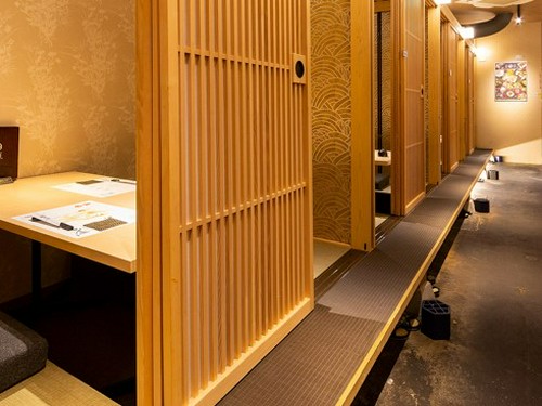 京町商店街の中に佇む、地元で評判のワンランク上の居酒屋