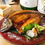 鯖の干物をシンプルにじっくり焼いて提供いたします。日本酒とよく合います。