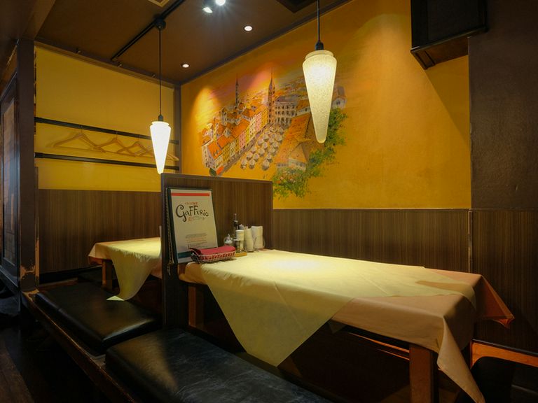 個室や10名様までのテーブル席などご用意