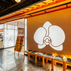 ちょっと奥まった場所にあり、お店を探すのも楽しみの一つ