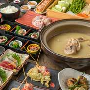 当店の名物水炊きや鶏料理を含めたコースをご用意しております。ご宴会には飲み放題プランがおすすめです。