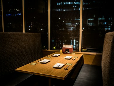 品川の夜景が見えるレストラン ヒトサラ