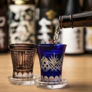 ご予約のお時間から15分以上経過し、連絡が取れずご来店頂けない場合はキャンセルとさせて頂く場合がございます。ご了承下さい。
また、店内混雑時のご利用時間は、ご予約時間より2時間制でお願いいたします。
