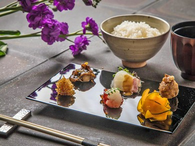 旬の食材を楽しめる、色とりどりのコース