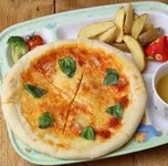 お子様が大好きなピッツアをキッズサイズでご用意いたしました！

※特定原材料7品目：小麦・乳・大豆