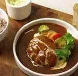 ローストビーフでも使用しているアンガス牛をハンバーグにしました。ハンバーグはランチ限定、数量限定です。
※バーニャカウダ食べ放題、ドリンクバー付き。お好きなデザート（+550）も付けることができます。