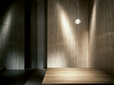 デートや女子会、Party…。普段遣いにも特別な日にも。