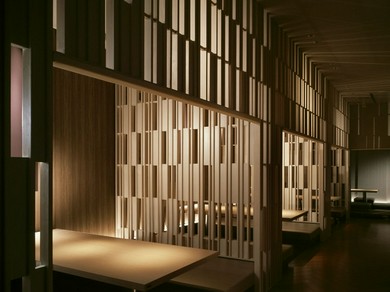 2名から予約可能な半個室と大きな完全個室も