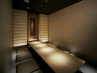 様々なタイプの個室で。接待のご利用にも