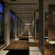 錦糸町で数少ない60人ご案内可能の大広間のお席、最大100人様でのご利用可能なエリア貸切もご用意しています。新年会、送迎会、同窓会、会食等様々な幹事様にご満足いただいている特別なお席です。