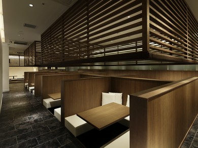 2名から予約可能な半個室と大きな完全個室も