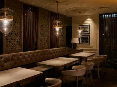 2名から予約可能な半個室と大きな完全個室も