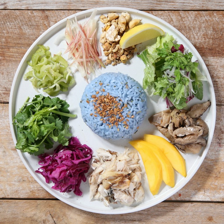 鯖のカオヤム＆フレッシュハーブのデリサラダプレート