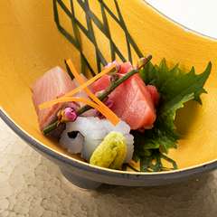 美味しい料理で二人の距離も近づくハズ