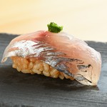 旬のネタをつかった、寿司メインのコースとなっております。
2名様～個室をご用意しております。