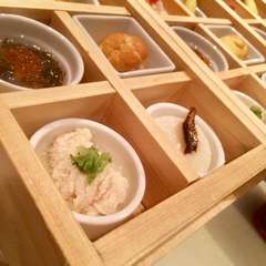 目でも楽しめる華やかさ『蓋付き木箱　前菜の盛り合わせ』