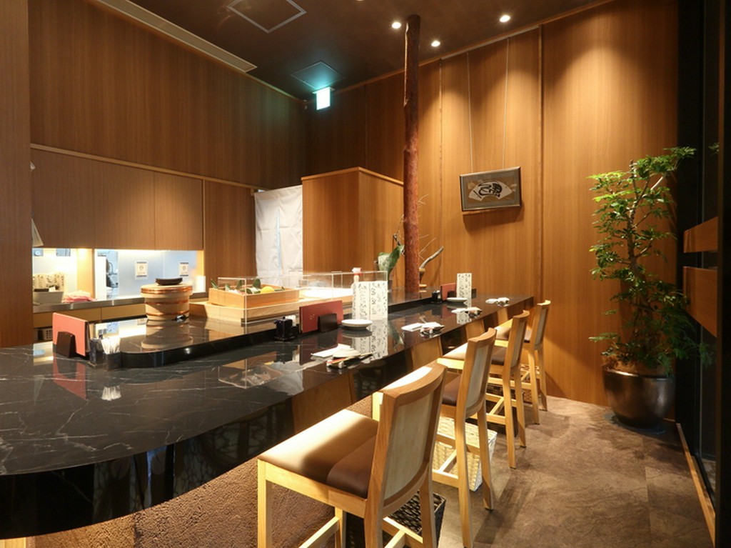 本格寿司デートも、オシャレなバー気分も楽しめるカウンター席