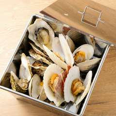 山の猿のガンガン焼き　〈牡蠣・帆立・白蛤〉