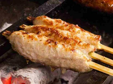 炭火焼鳥 香ばしい炭火焼鳥をつまみに仕事帰りの一杯を!