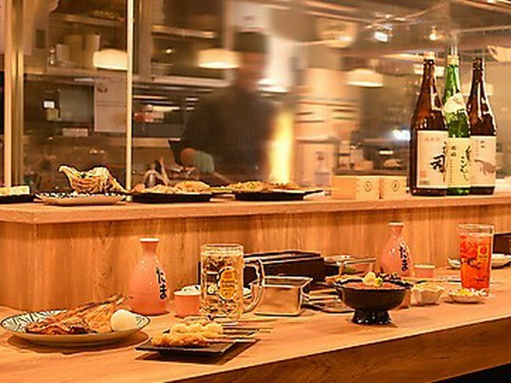 1人でも最適なカウンター席をご用意。