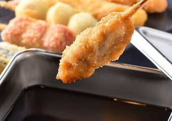 サクサク！オリジナルブレンドソースと串カツ