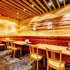 ソファー席があるので、小さなお子様を連れた家族もぜひ