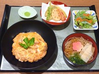 親子丼
おこんにゃサラダ
お蕎麦・細うどん
天ぷら
香物