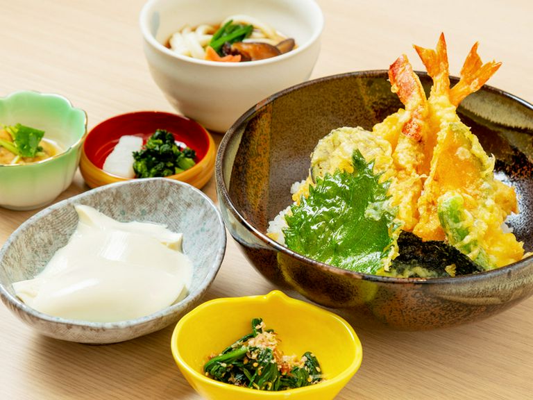 『にぎやか天丼膳』