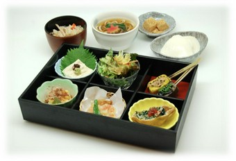 一番人気！色々な味わいを満喫『和膳　とう冨づくし』