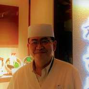 「日々、おいしさを深めることへの喜びを感じでいます。不思議なもので毎日料理をしていても新しい発見や成長があり、自分の成長が、食べてくださる方の笑顔につながると思うと喜びもひとしおです」と料理長。
