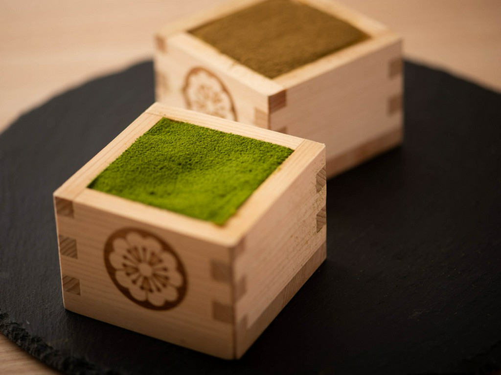 茶師の思いをのせた、シングルオリジンの抹茶を使用