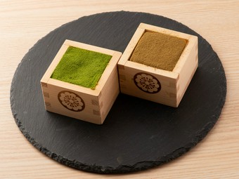 和と洋のテイストを融合させた『名物　枡のティラミス』