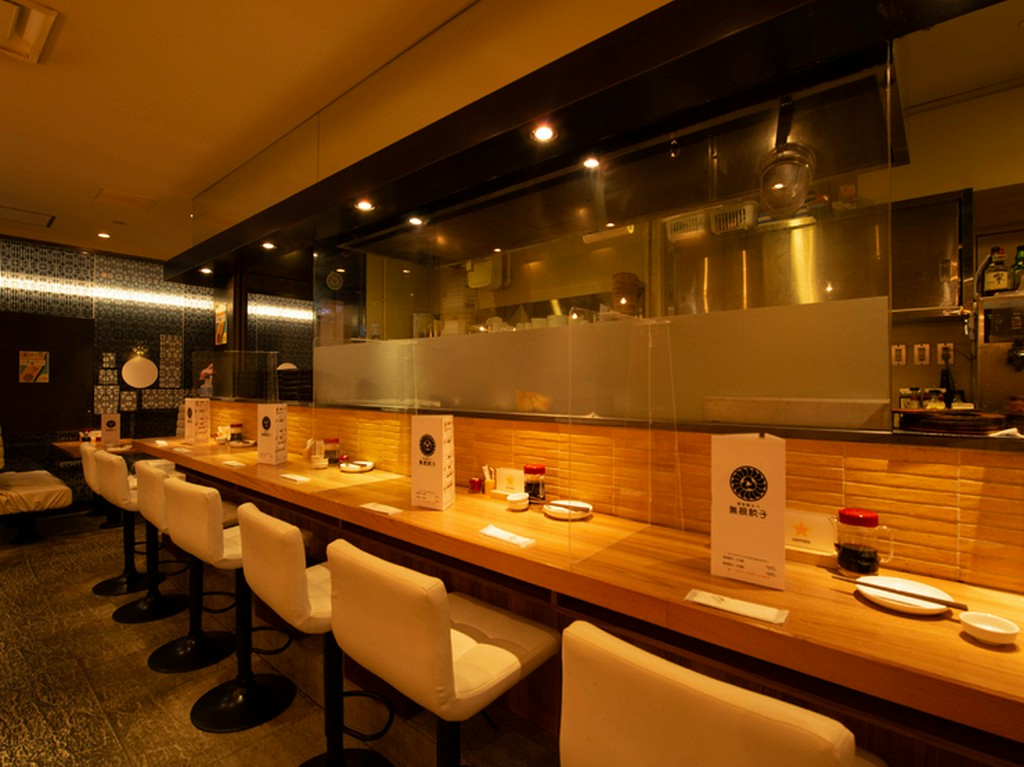 餃子好きな友人同士の食事会やカジュアルデートに