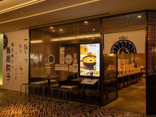 JR博多シティくうてん内、オープンで入りやすい雰囲気