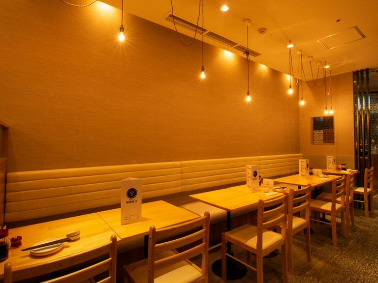 ランチでも、ディナーでも、おいしい餃子を囲んで楽しい時間を