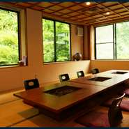 旬の風味豊かな季節のお弁当など、素朴な山の幸を心ゆくまでご堪能いただけます。