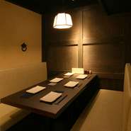 半個室席【ボックス席】ソファー掛けのお席