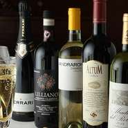 中華料理の定番でもある紹興酒はもちろん、様々なワインも取り揃えております。

